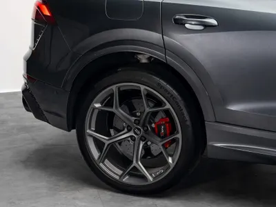 2025 اودي كيو 8 أر إس