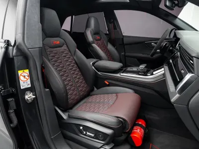 2025 اودي كيو 8 أر إس