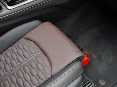 2025 اودي كيو 8 أر إس