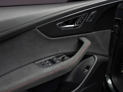 2025 اودي كيو 8 أر إس