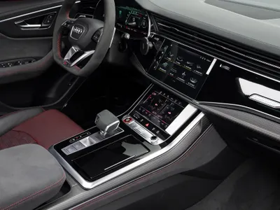 2025 اودي كيو 8 أر إس