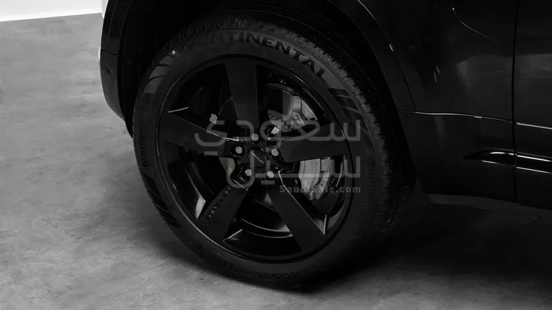 2026 لاند روفر ديفيندر اكس داينمك