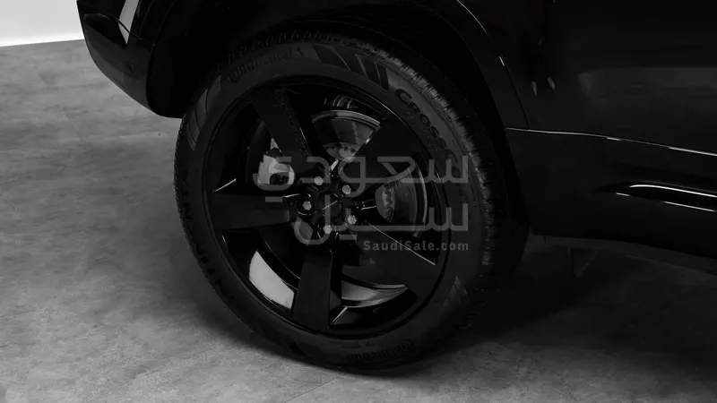 2026 لاند روفر ديفيندر اكس داينمك