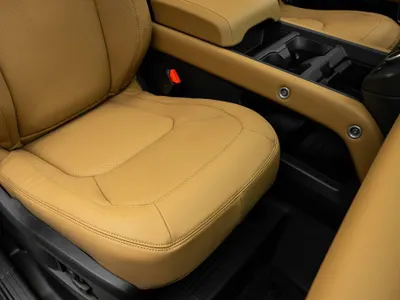 2026 لاند روفر ديفيندر اكس داينمك