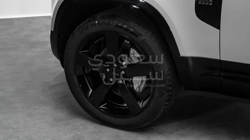 2026 لاند روفر ديفيندر اكس داينمك