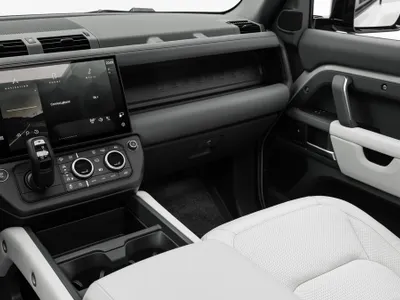 2026 لاند روفر ديفيندر اكس داينمك