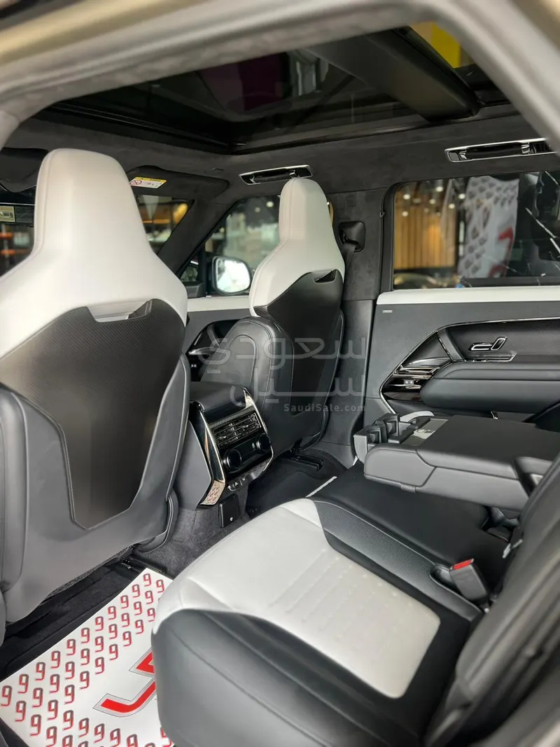 2024 لاند روفر رينج روفر سبورت اس في