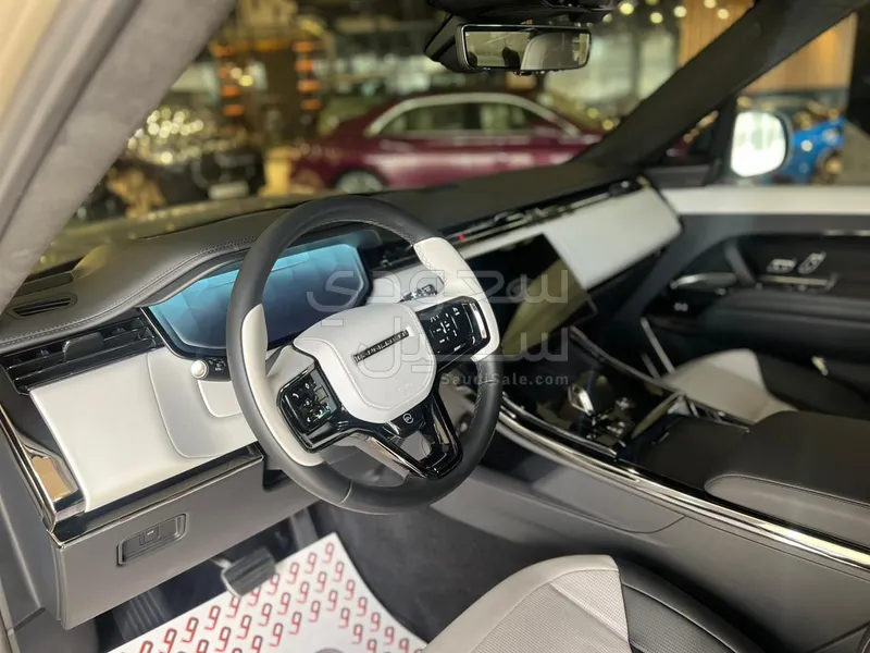 2024 لاند روفر رينج روفر سبورت اس في