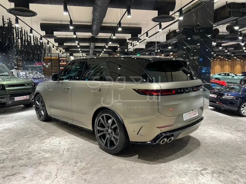 2024 لاند روفر رينج روفر سبورت اس في