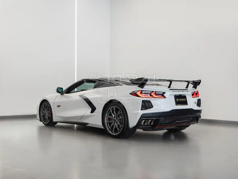 2023 شفروليه كورفيت سي 8