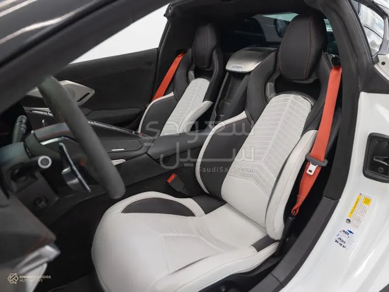 2023 شفروليه كورفيت سي 8