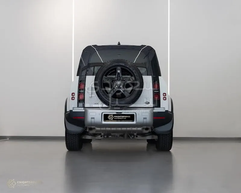 2022 لاند روفر ديفيندر 90