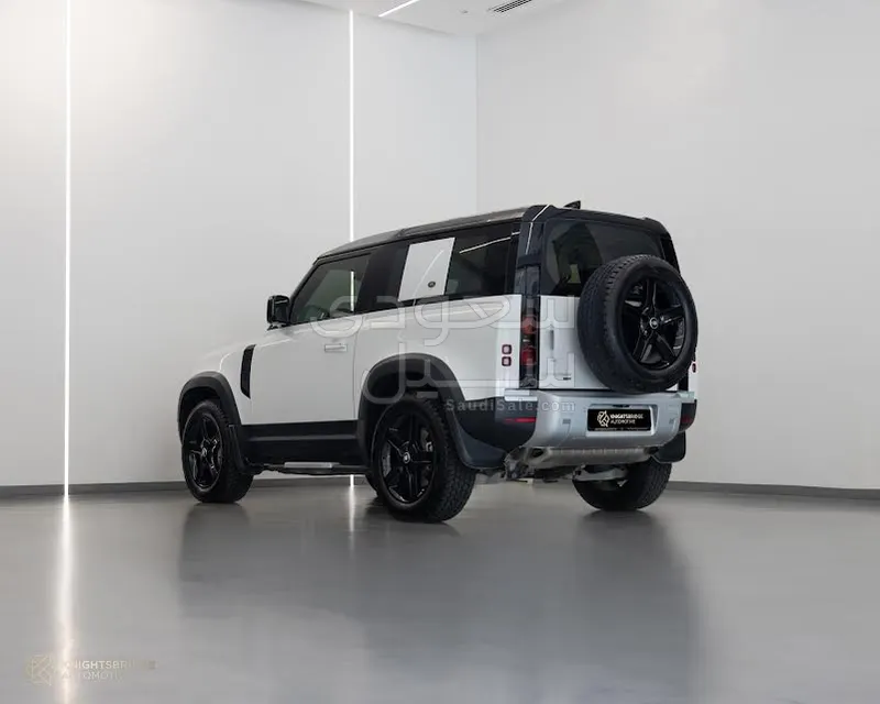 2022 لاند روفر ديفيندر 90