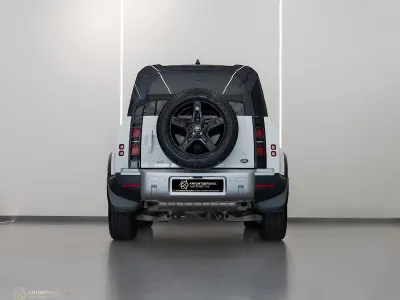 2022 لاند روفر ديفيندر 90