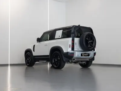 2022 لاند روفر ديفيندر 90