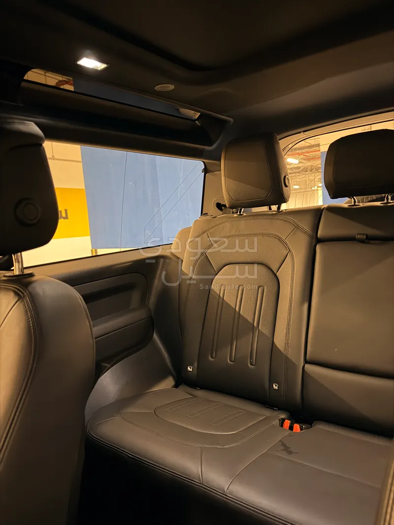 2022 لاند روفر ديفيندر 90