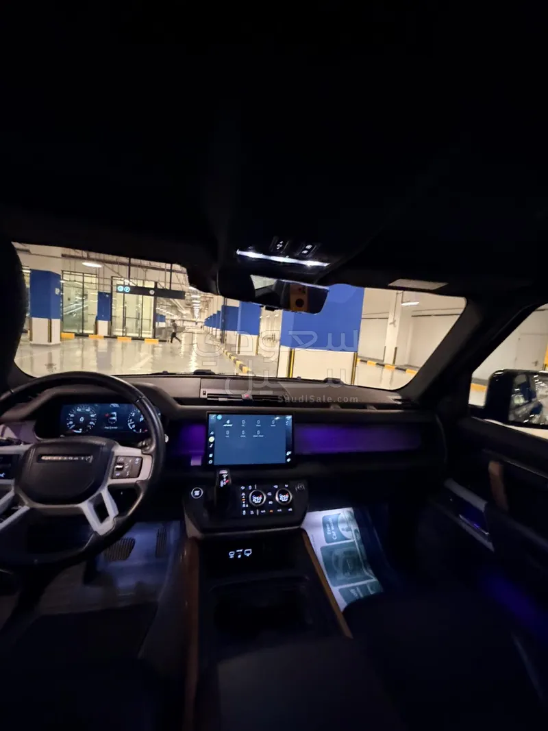 2022 لاند روفر ديفيندر 90