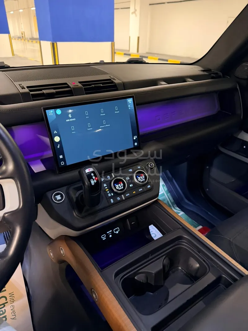 2022 لاند روفر ديفيندر 90