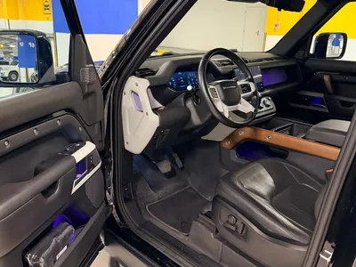 2022 لاند روفر ديفيندر 90