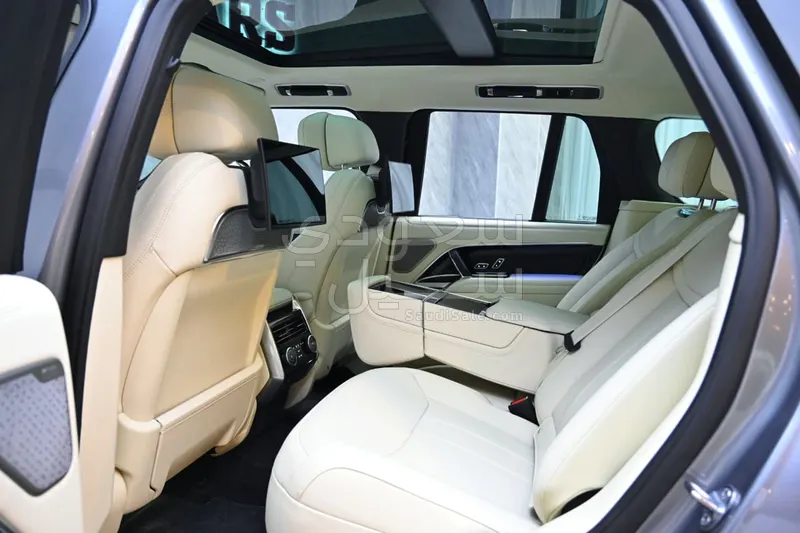 2025 لاند روفر رينج روفر فوج اوتوبيوغرافي