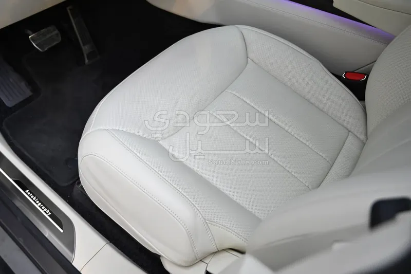 2025 لاند روفر رينج روفر فوج اوتوبيوغرافي