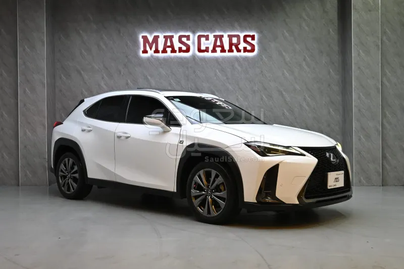 2019 لكزس يو إكس 200