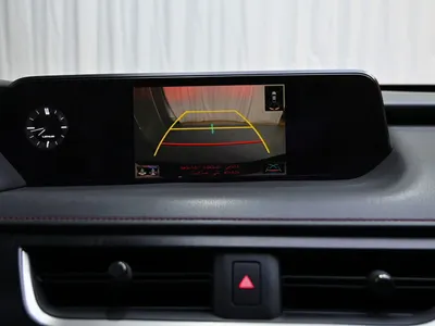 2019 لكزس يو إكس 200