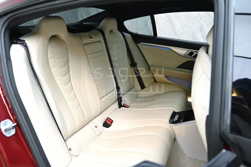 2023 بي ام دبليو الفئة الثامنة 840 أي إم