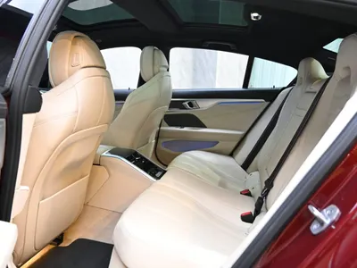 2023 بي ام دبليو الفئة الثامنة 840 أي إم