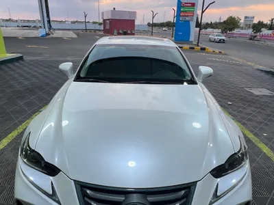 2019 لكزس آي إس 300