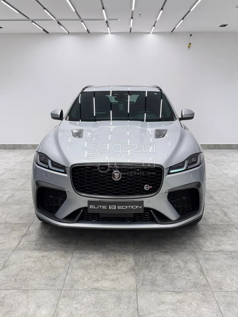 2021 جاكوار اف-بيس اس في ار