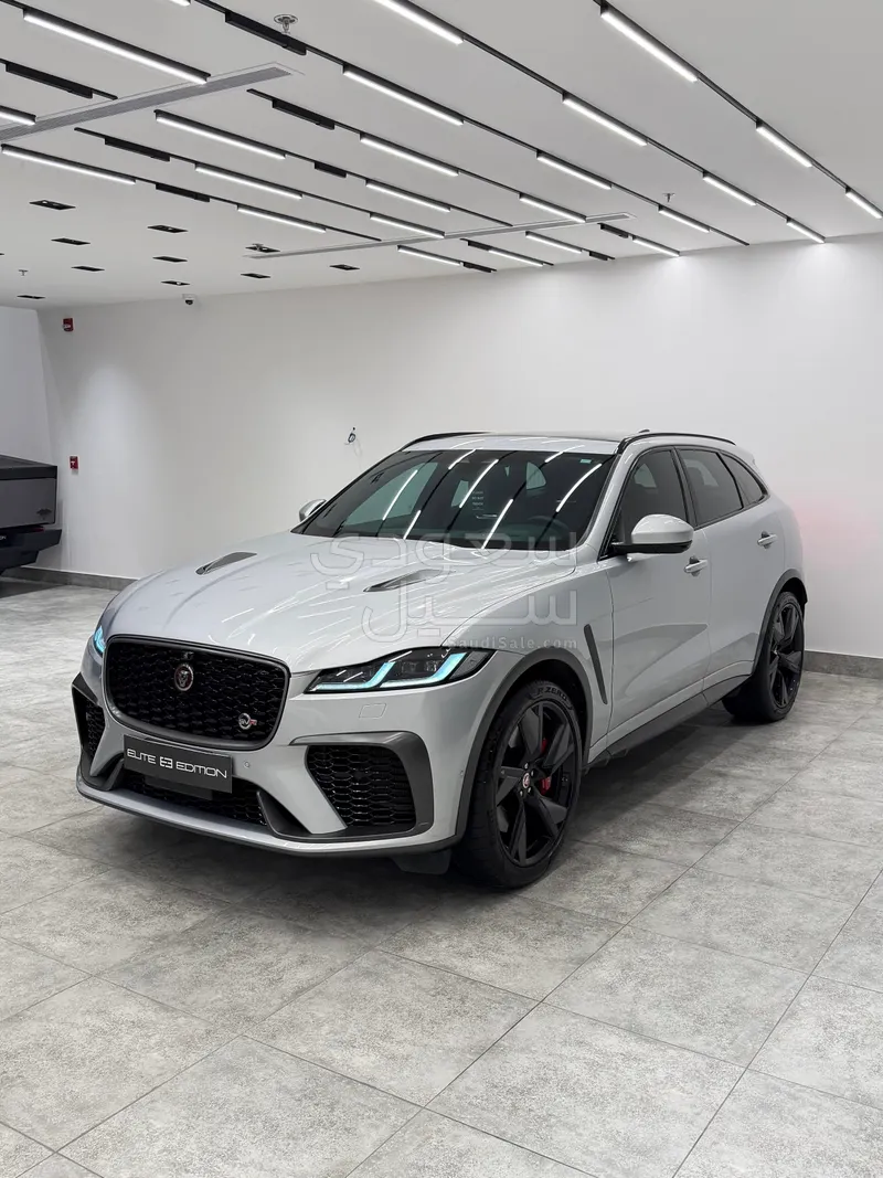 2021 جاكوار اف-بيس اس في ار