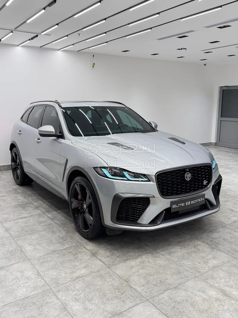 2021 جاكوار اف-بيس اس في ار