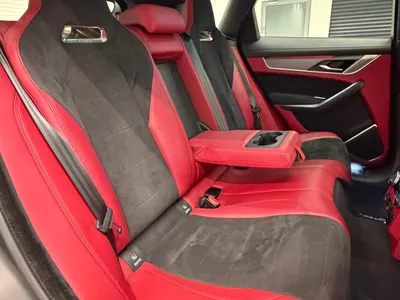 2021 جاكوار اف-بيس اس في ار