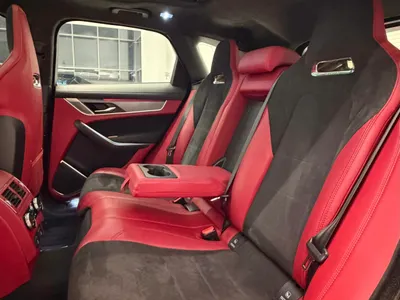 2021 جاكوار اف-بيس اس في ار