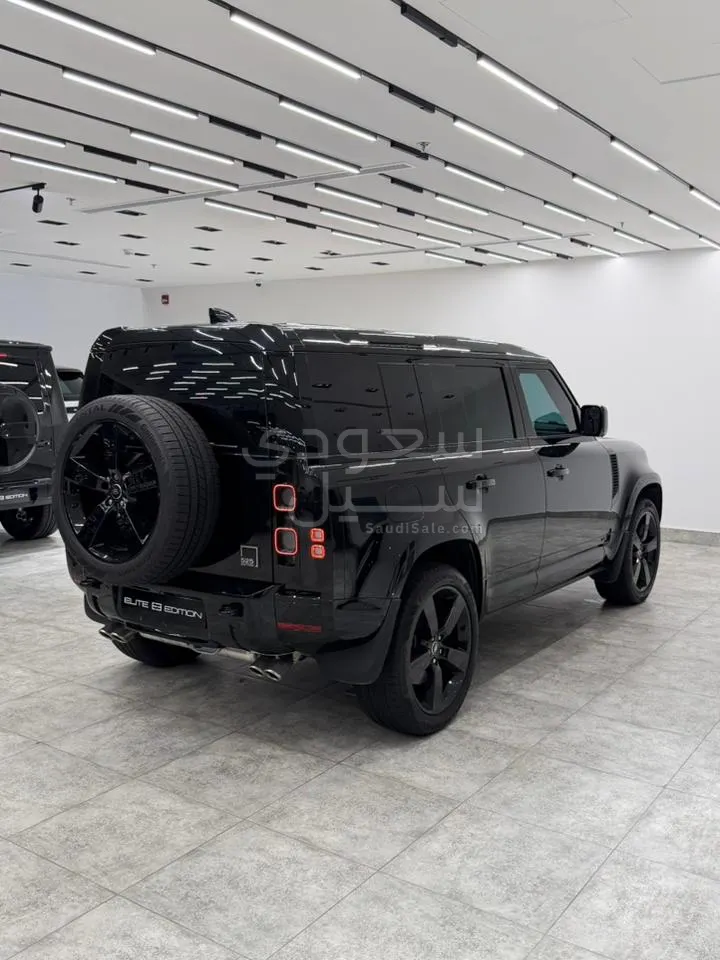 2025 لاند روفر ديفيندر 110