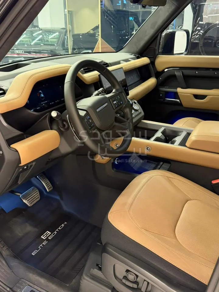 2025 لاند روفر ديفيندر 110