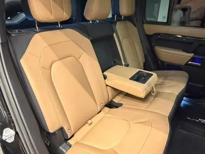 2025 لاند روفر ديفيندر 110