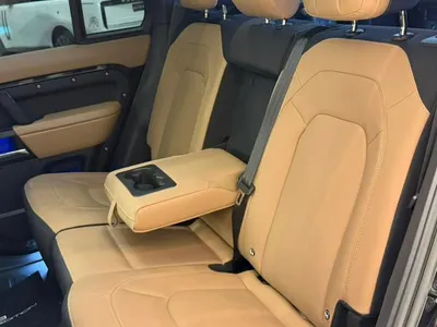 2025 لاند روفر ديفيندر 110