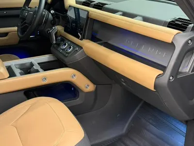 2025 لاند روفر ديفيندر 110