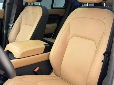 2025 لاند روفر ديفيندر 110