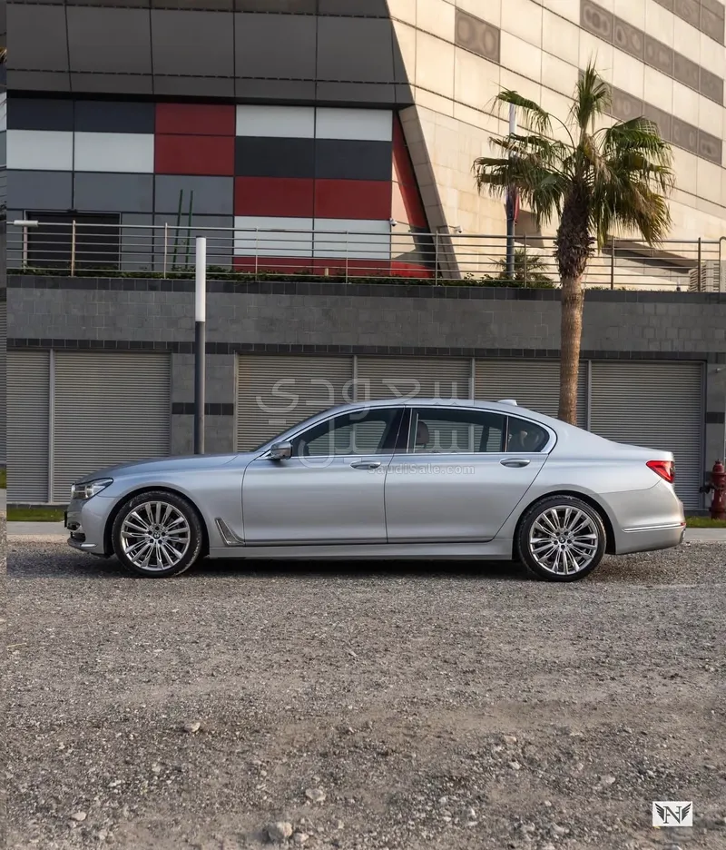 2018 بي ام دبليو الفئة السابعة 730 إل أي