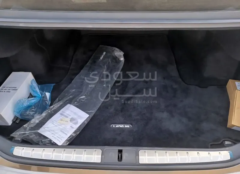 2022 لكزس إل إس 500