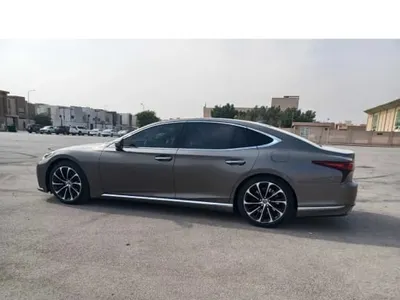 2022 لكزس إل إس 500