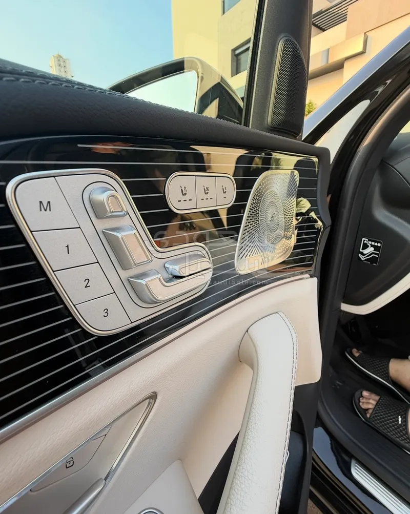 2025 مرسيدس - بنز جي إل إي 350