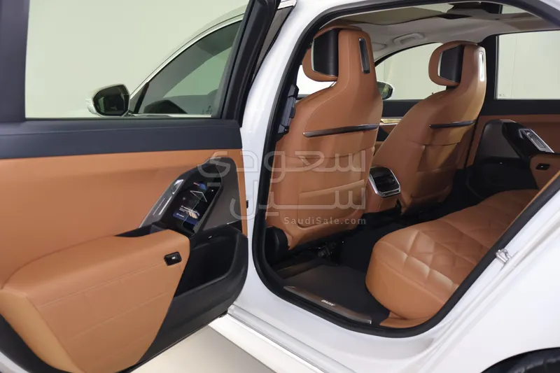 2023 بي ام دبليو الفئة السابعة 740أي