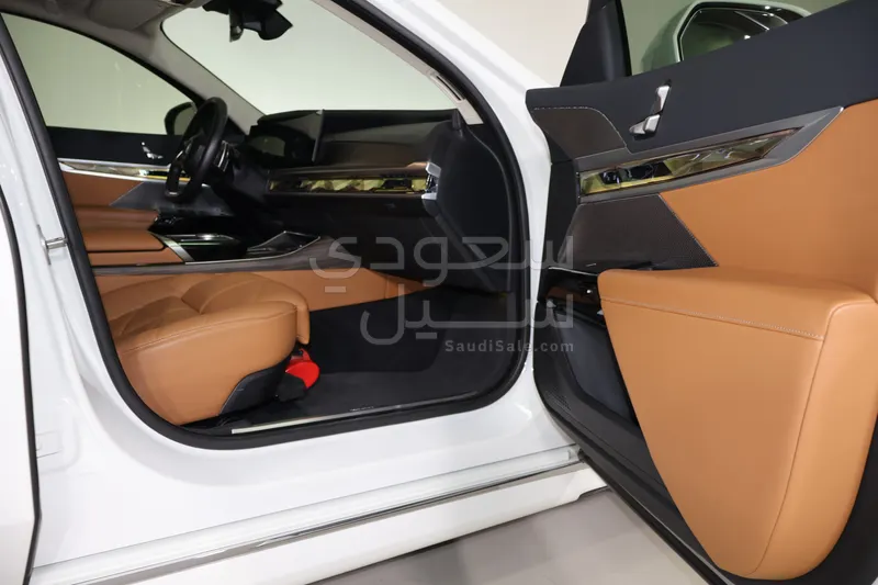 2023 بي ام دبليو الفئة السابعة 740أي