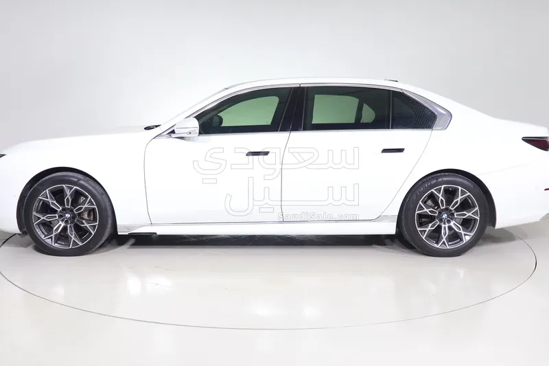 2023 بي ام دبليو الفئة السابعة 740أي