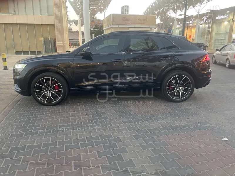 2019 Audi Q8 S Line