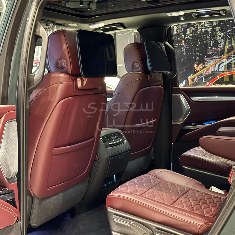 2025 كاديلاك اسكاليد بلاتينيوم